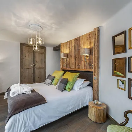 Elegant A Le Praz Avec Spa, Cheminee Et Services Inclus - Fr-1-568-35 (adults Only) Шале
