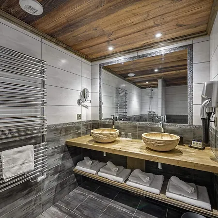 Elegant A Le Praz Avec Spa, Cheminee Et Services Inclus - Fr-1-568-35 (adults Only) Шале *