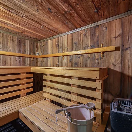 Шале Elegant A Le Praz Avec Spa, Cheminee Et Services Inclus - Fr-1-568-35 (adults Only) *